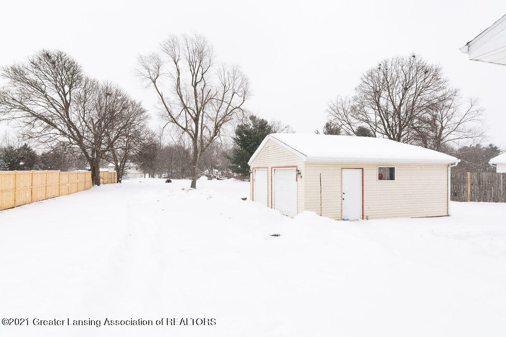225 Clement Road Lansing, MI 48917 - Photo 22 of 23 DSC_8636