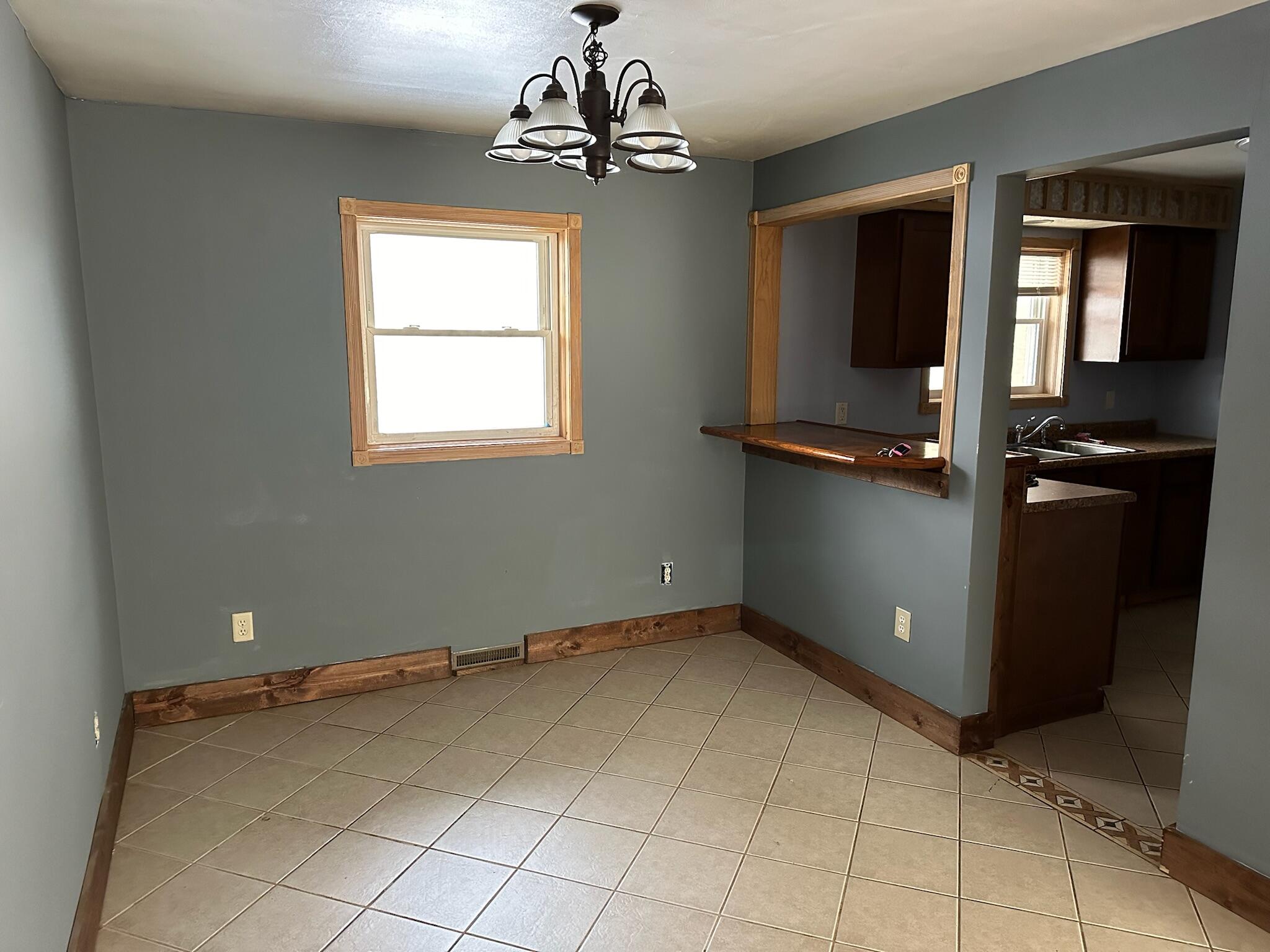 45412 86th Avenue Decatur, MI 49045 - Photo 4 of 15 IMG_2232