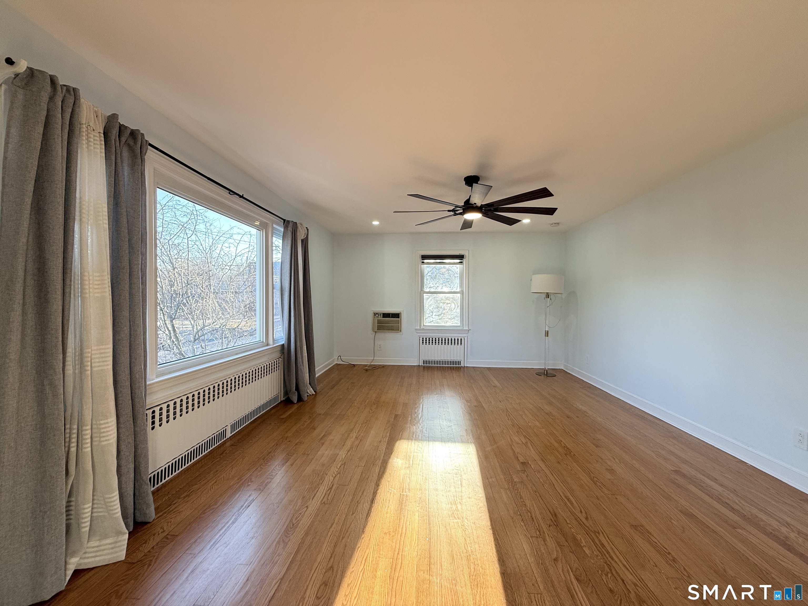 228 Jennings Road Fairfield, CT 06825 - Photo 3 of 17 Main bedroom - vacant