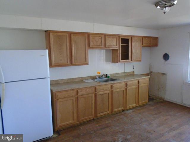 7956 Lansdale Road Baltimore, MD 21224 - Photo 4 of 17 Kitchen