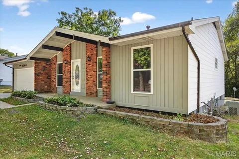 $210,000 | 6360 Silver Fox Drive, Florissant, MO 63034