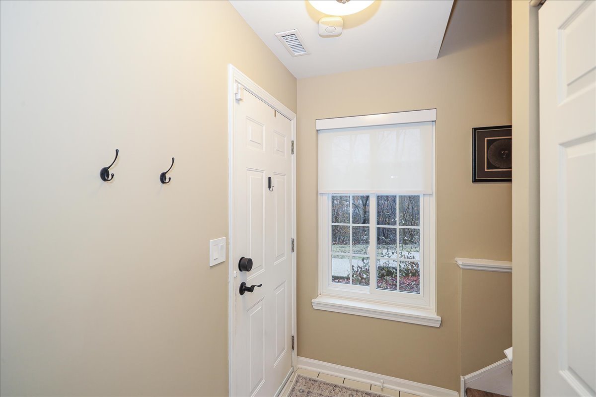 3481 Ravinia Circle Aurora, IL 60504 - Photo 25 of 28 a view of a room that has a window in it