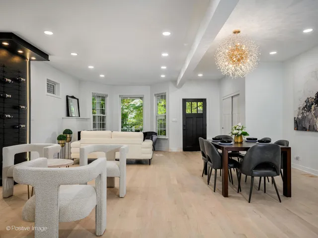 $1,499,900 | 1910 West George Street, Chicago, IL 60657