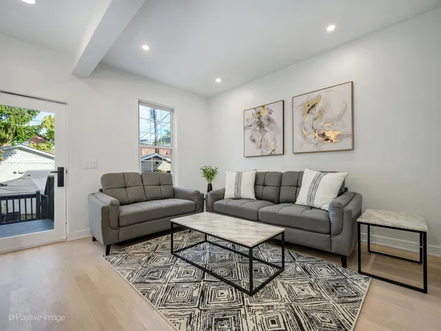 $1,499,900 | 1910 West George Street, Chicago, IL 60657