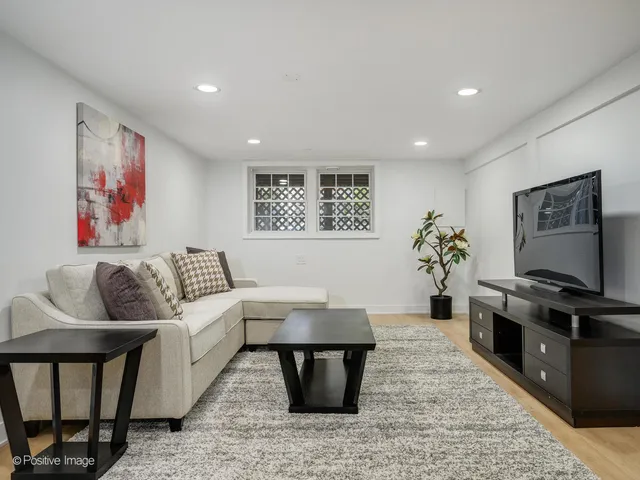 $1,499,900 | 1910 West George Street, Chicago, IL 60657