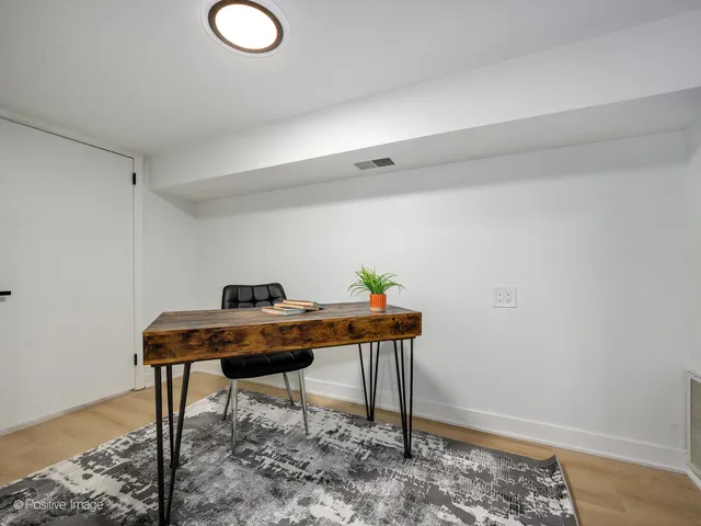 $1,499,900 | 1910 West George Street, Chicago, IL 60657