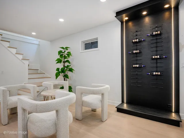 $1,499,900 | 1910 West George Street, Chicago, IL 60657