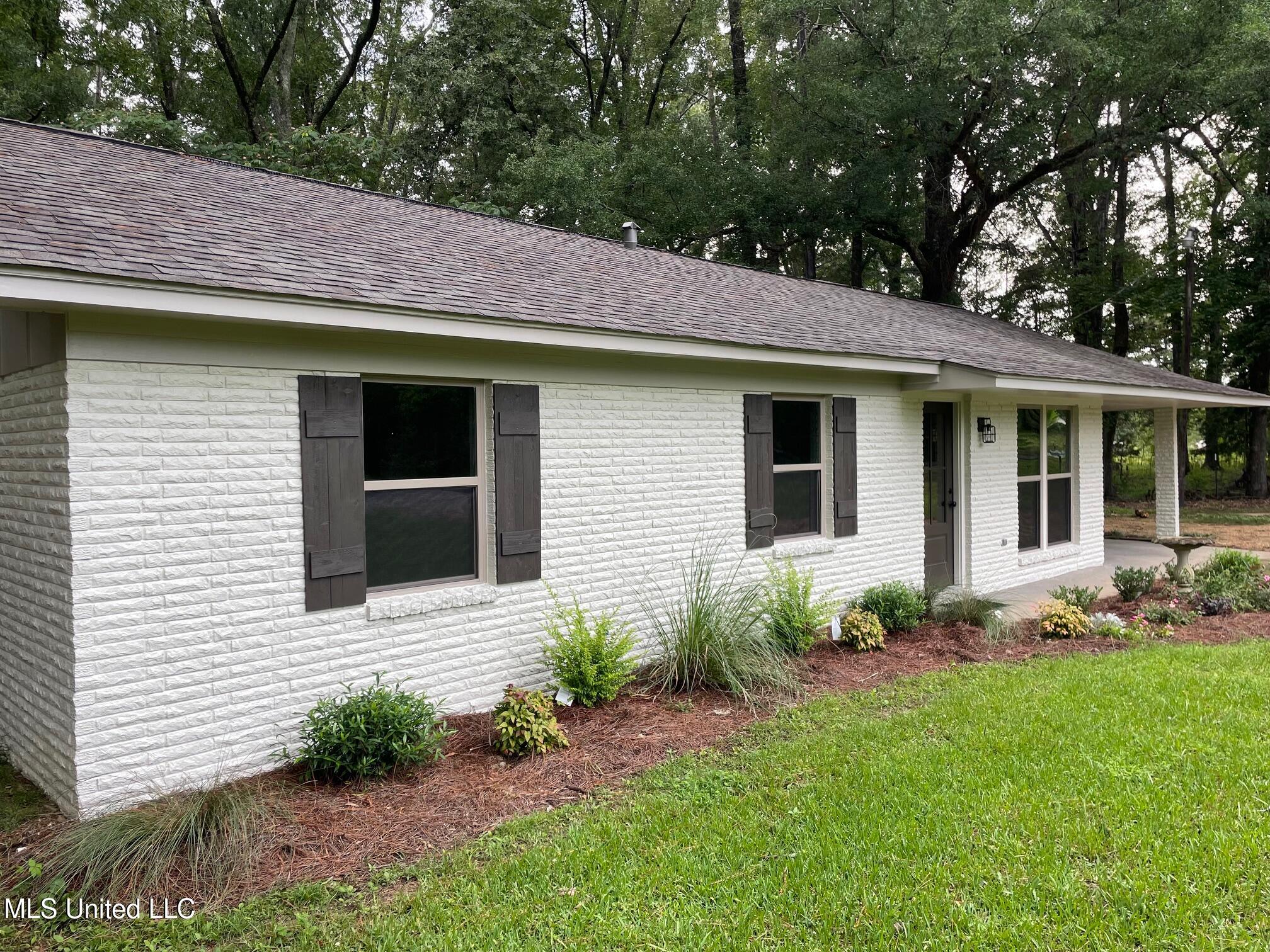 281 Thomasville Road Florence, MS 39073 - Photo 3 of 28 IMG_6881