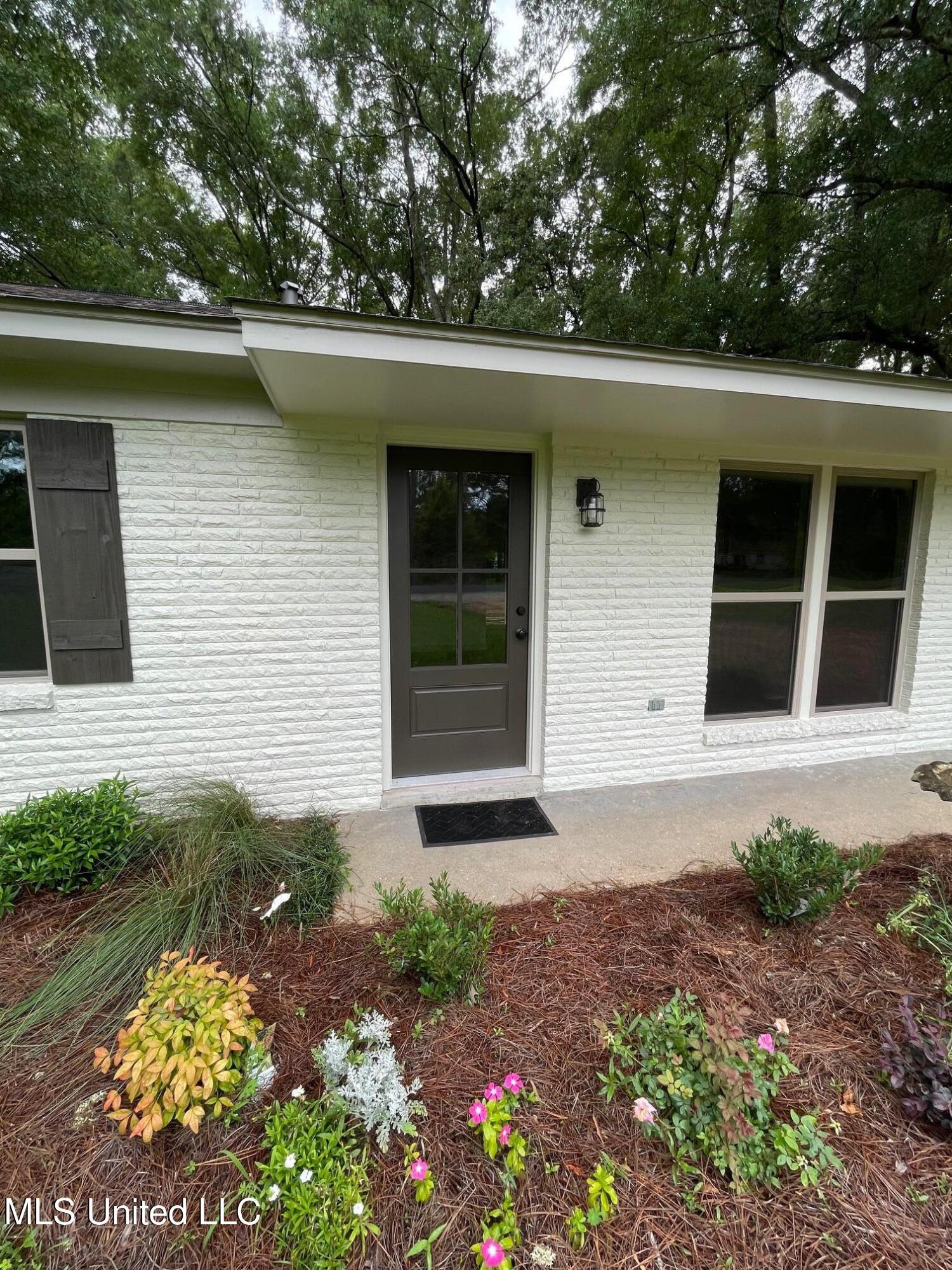 281 Thomasville Road Florence, MS 39073 - Photo 4 of 28 IMG_6882