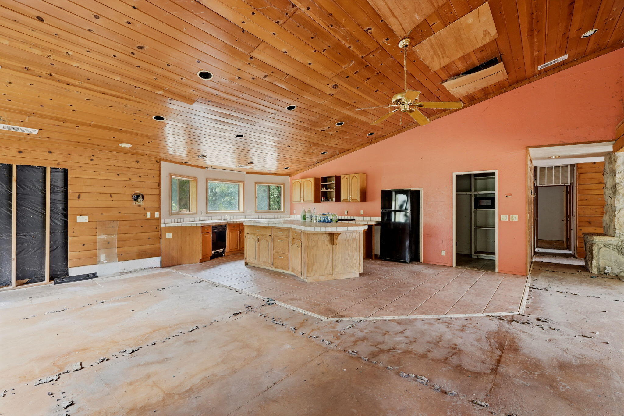 44065 South Fork Drive Three Rivers, CA 93271 - Photo 13 of 33 a view of a hall with wooden floors
