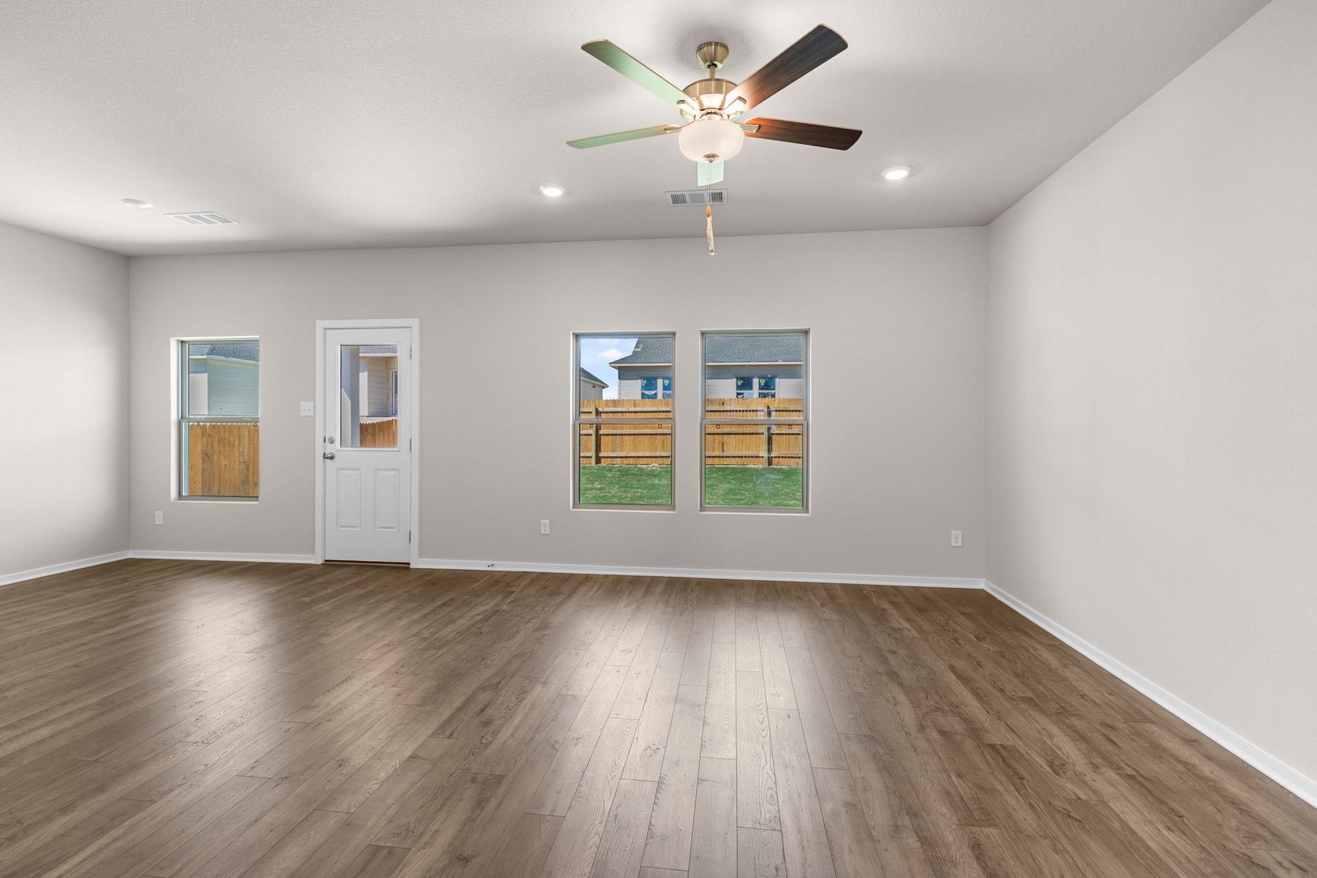 173 Sleep Hollow Jarrell, TX 76537 - Photo 19 of 29 Casual Dining & Family Room