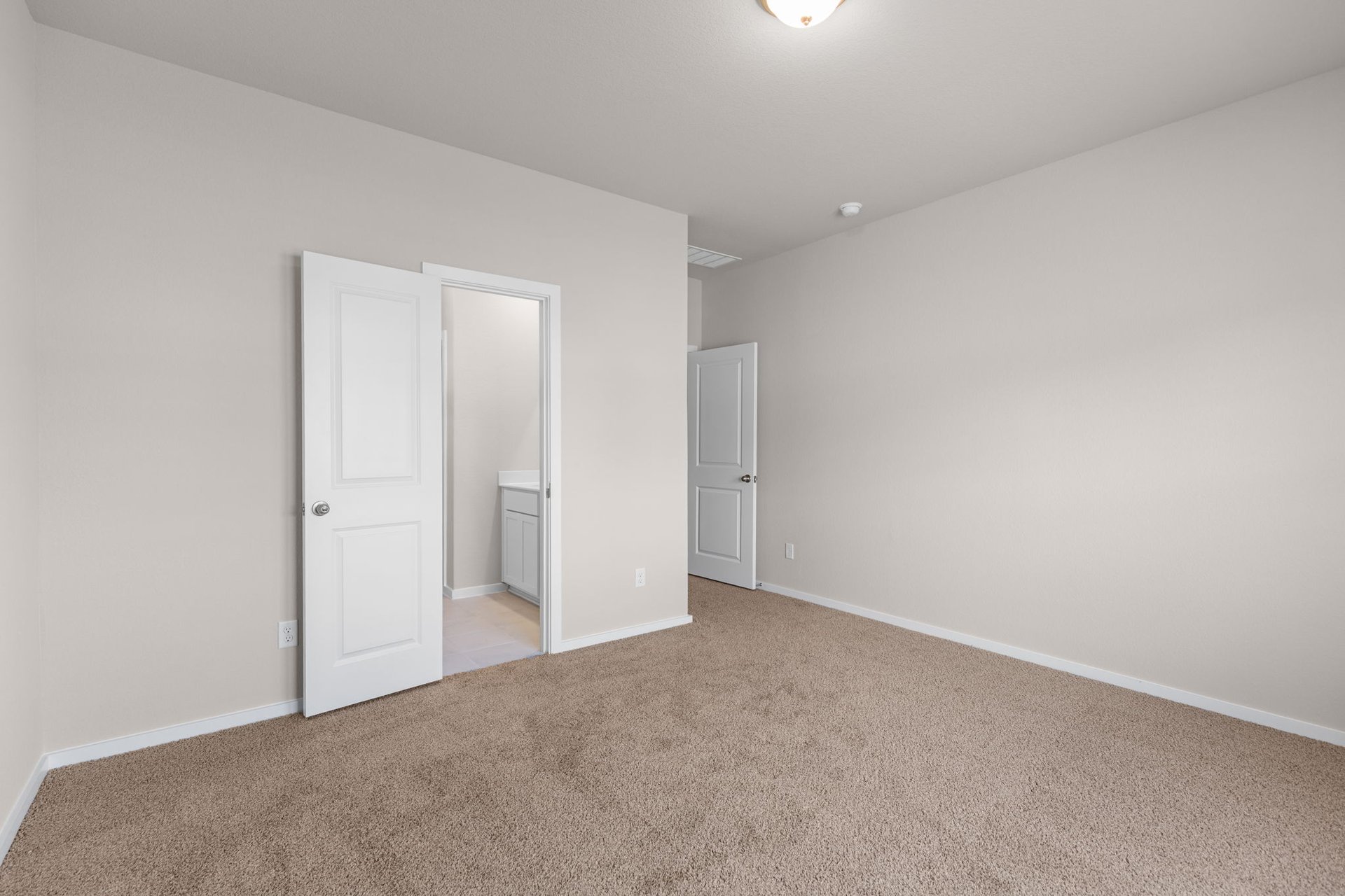 173 Sleep Hollow Jarrell, TX 76537 - Photo 21 of 29 Primary Bedroom