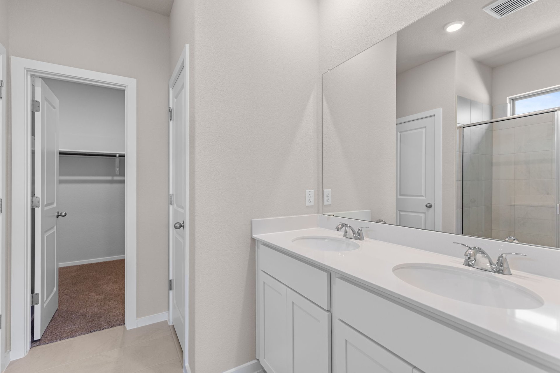 173 Sleep Hollow Jarrell, TX 76537 - Photo 22 of 29 Primary Bath retreat with dual vanities