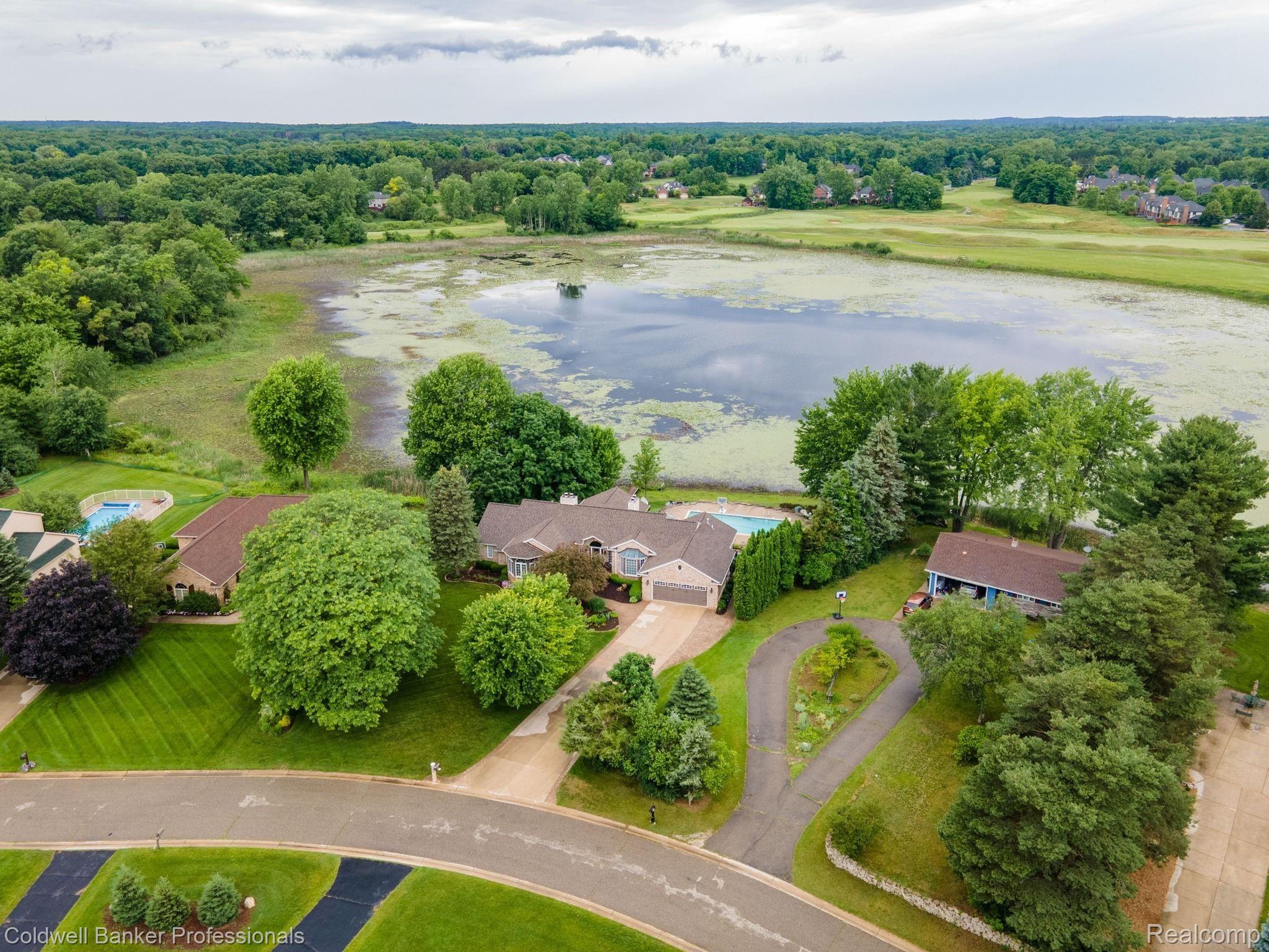 424 Orchard Ridge Drive Lake Orion, MI 48362 - Photo 43 of 44 web_424-Orchard-Ridge-2.jpg
