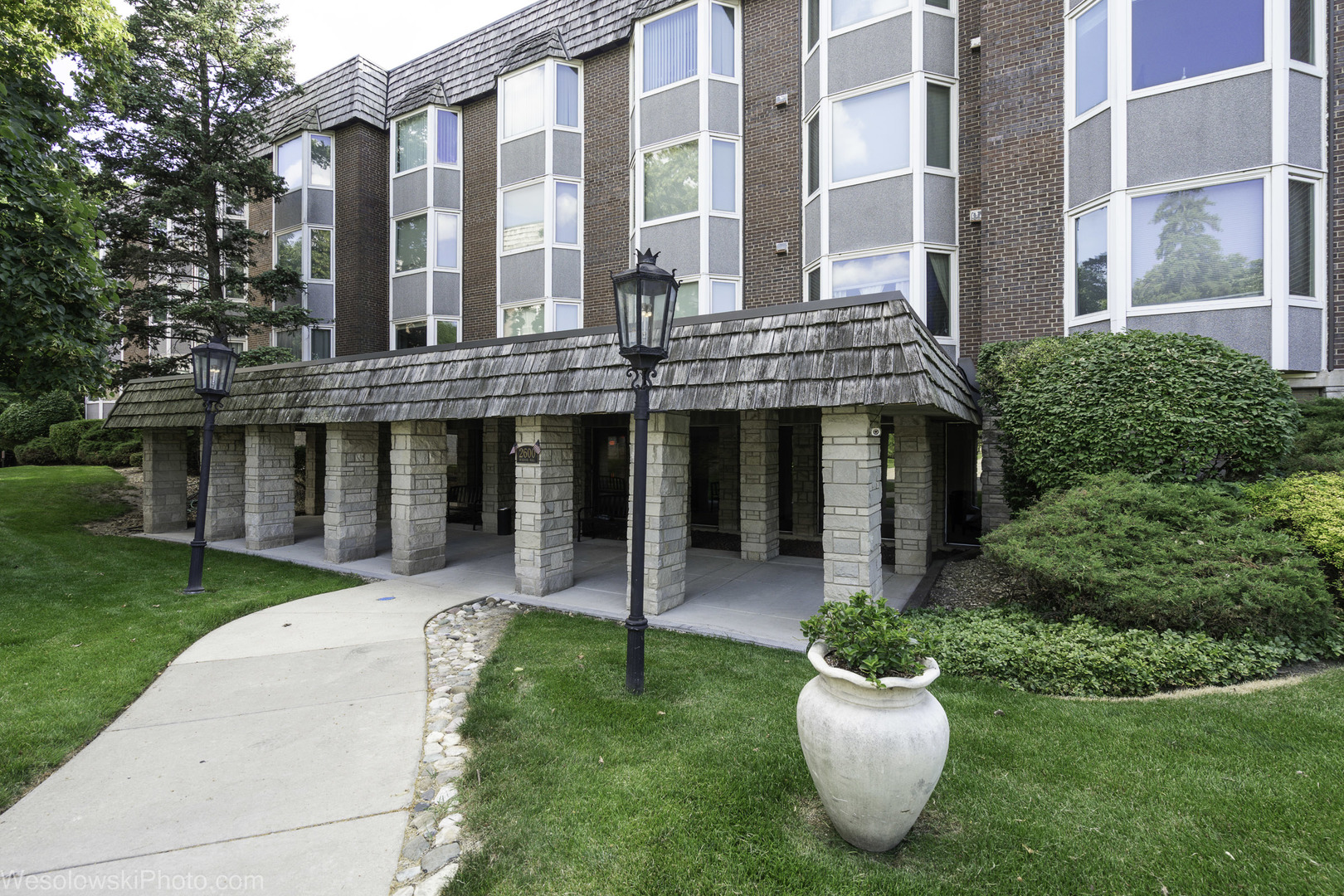 2600 Windsor Mall, Unit 2B Park Ridge, IL 60068 - Photo 1 of 23