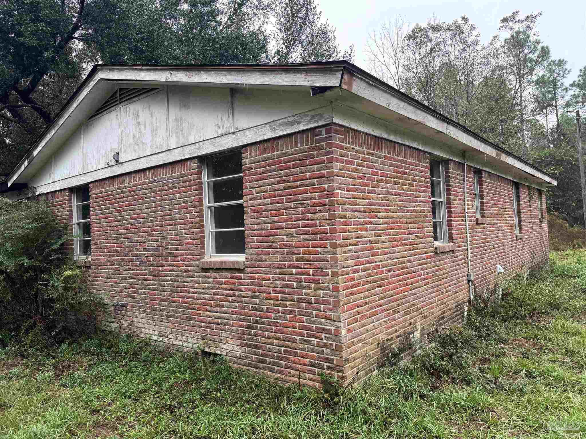 9985 Paws Road Milton, FL 32570 - Photo 4 of 19