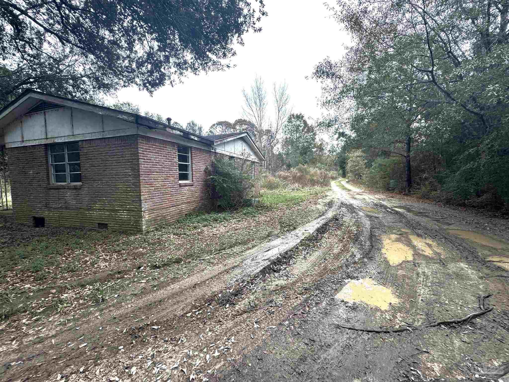 9985 Paws Road Milton, FL 32570 - Photo 6 of 19