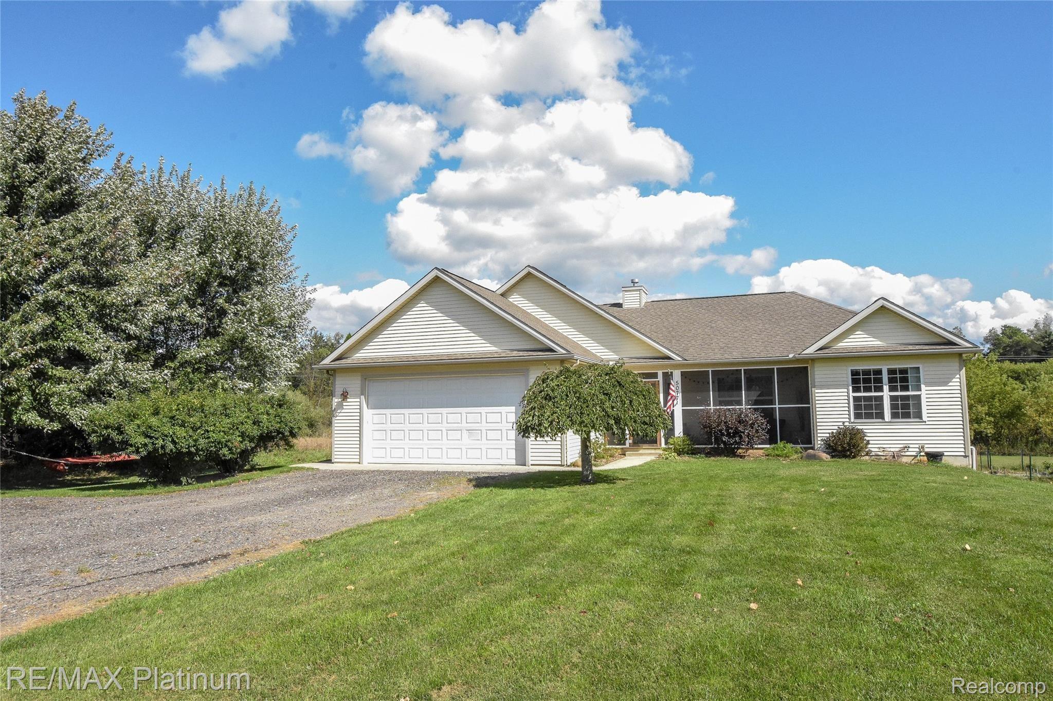 5077 Gregory Road Gregory, MI 48137 - Photo 45 of 45 DSC_9263.jpg