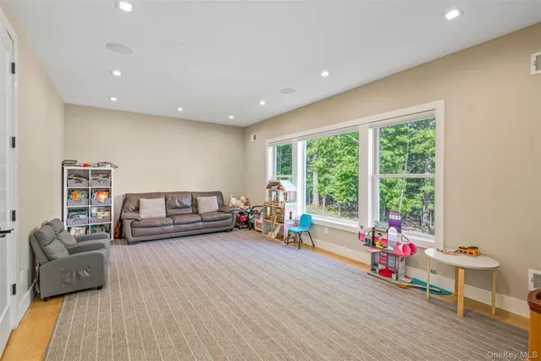 $1,989,000 | 14 Klingher Court, Pomona, NY 10970