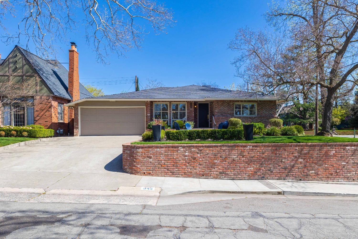 945 45th Street, Sacramento, CA 95819 Compass