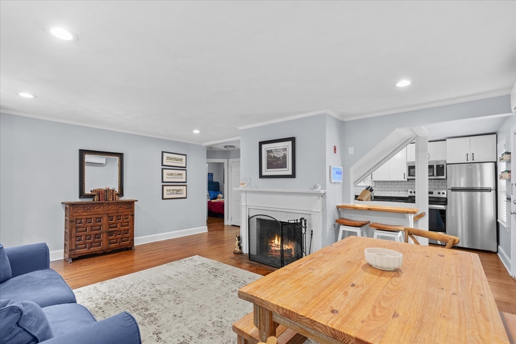 21 Gayland Road Needham, MA 02492 - Photo 6 of 28