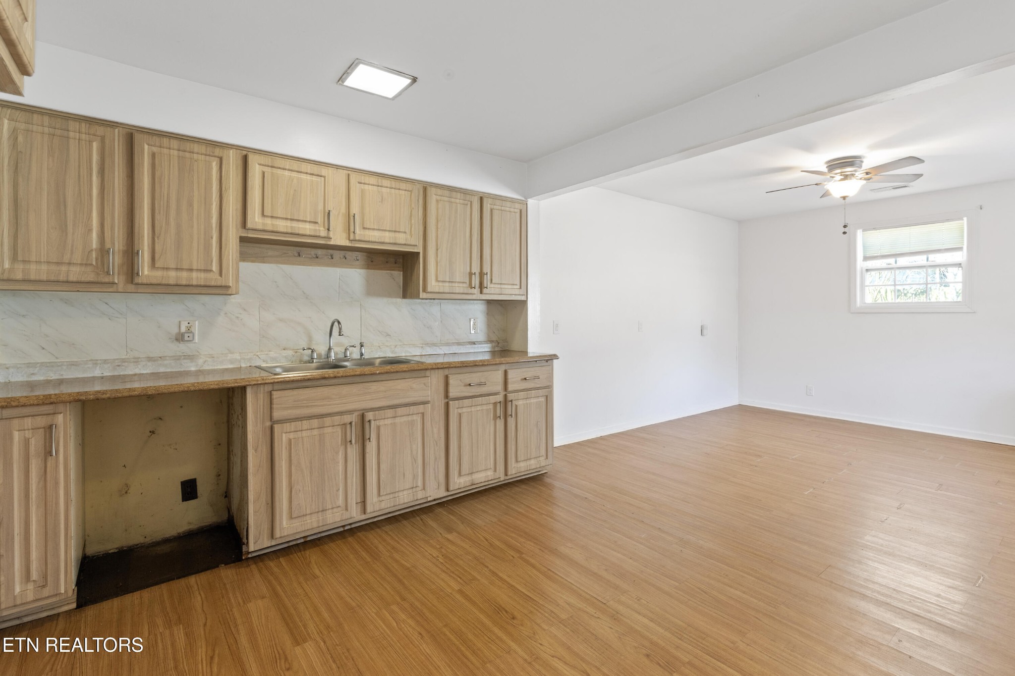 911 Wesley Road Northwest Knoxville, TN 37909 - Photo 12 of 29 Gallery Image 12