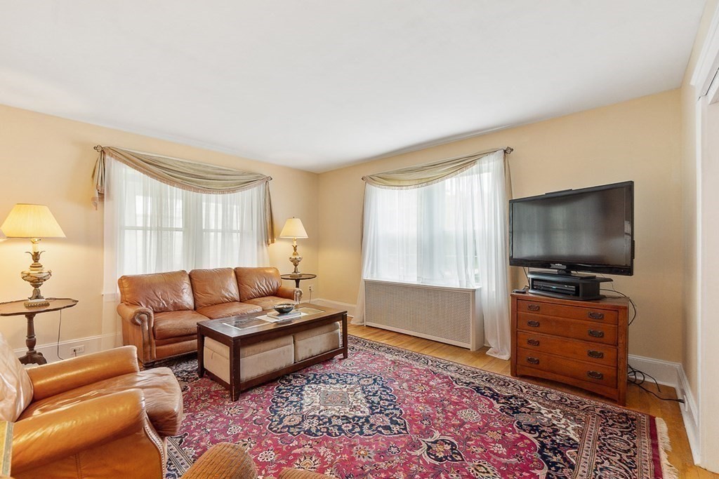 33 Lovell Road Holden, MA 01520 - Photo 14 of 35 Gallery Image 14