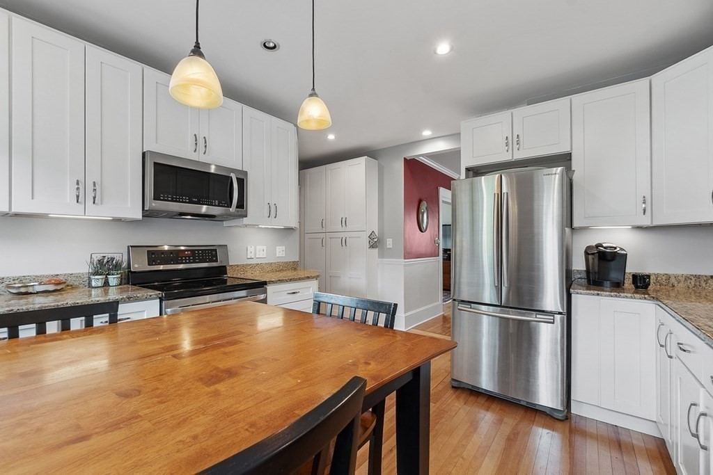 33 Lovell Road Holden, MA 01520 - Photo 8 of 35 Gallery Image 8