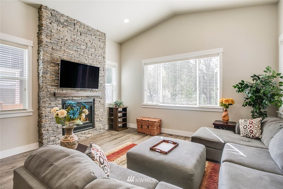 4913 Southeast 3rd Place Renton, WA 98059 - Photo 11 of 25