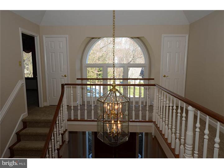 237 Ravenscliff Road Wayne, PA 19087 - Photo 13 of 25 Foyer