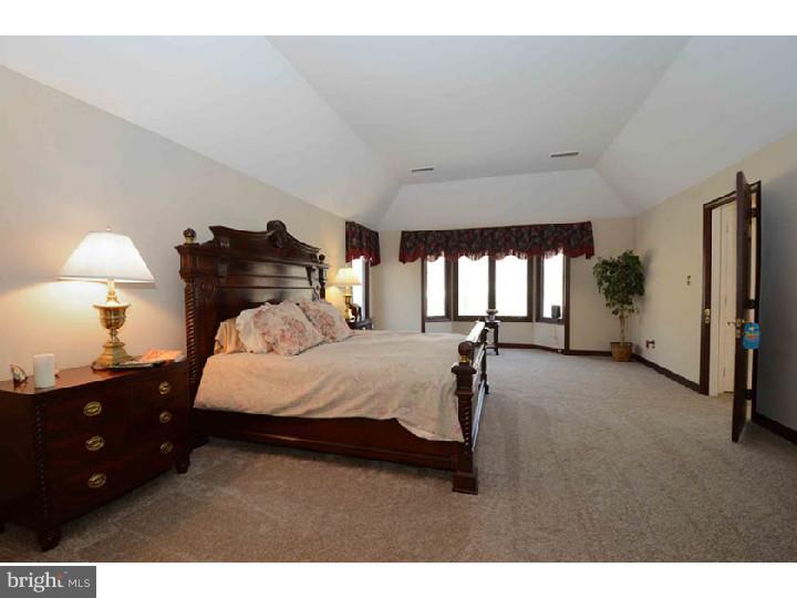 237 Ravenscliff Road Wayne, PA 19087 - Photo 14 of 25 Master Bedroom