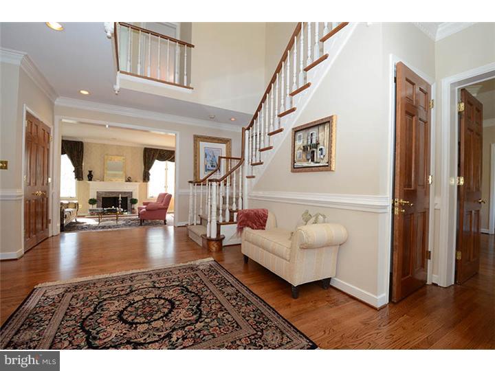 237 Ravenscliff Road Wayne, PA 19087 - Photo 3 of 25 Foyer