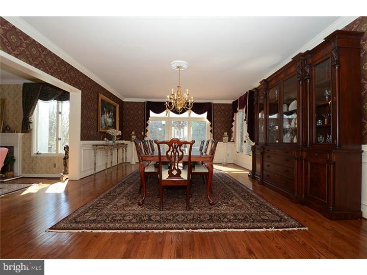 237 Ravenscliff Road Wayne, PA 19087 - Photo 5 of 25 Dining Room