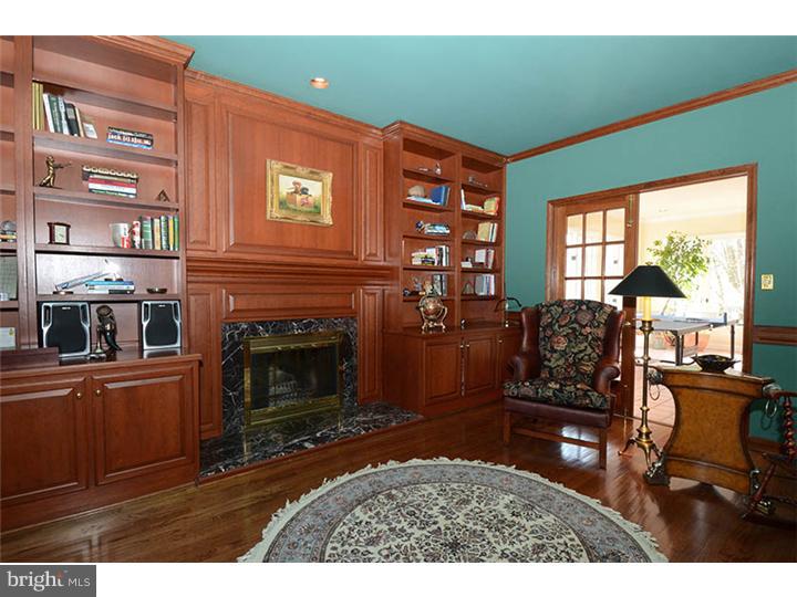 237 Ravenscliff Road Wayne, PA 19087 - Photo 9 of 25 Library