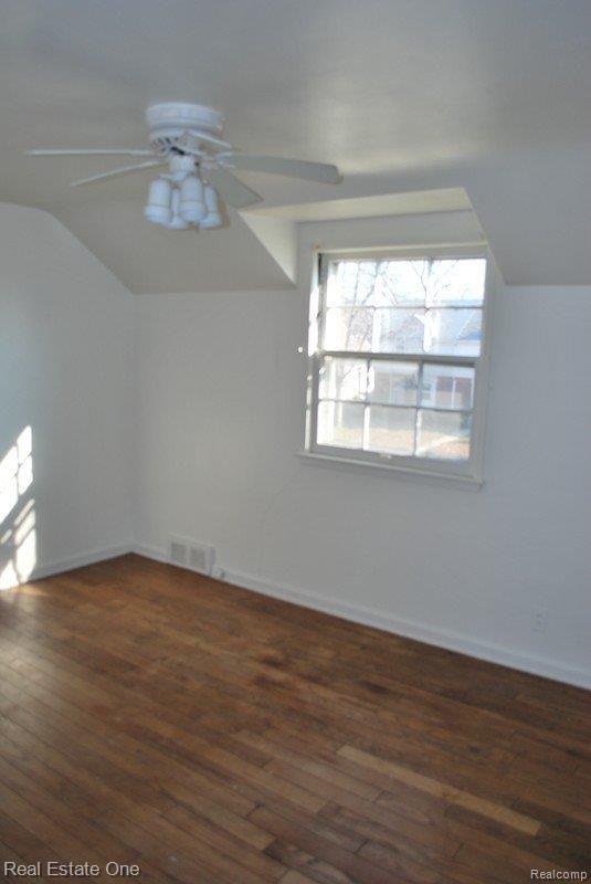 10875 Nottingham Road Detroit, MI 48224 - Photo 24 of 25 10875 Nottingham 12-1-2009 024