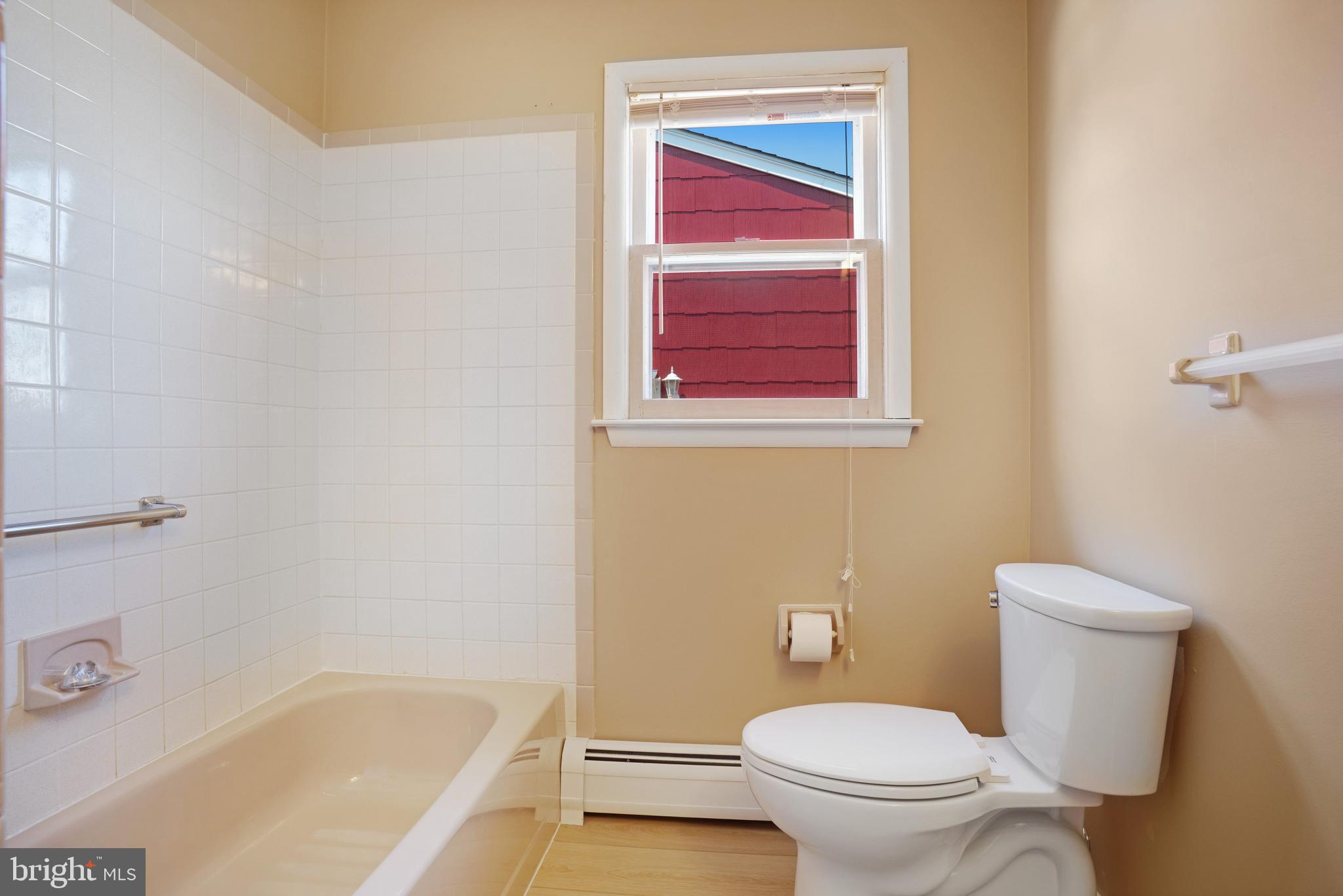 9 Norway Road Toms River, NJ 08757 - Photo 24 of 33 Hall Full Bath Room