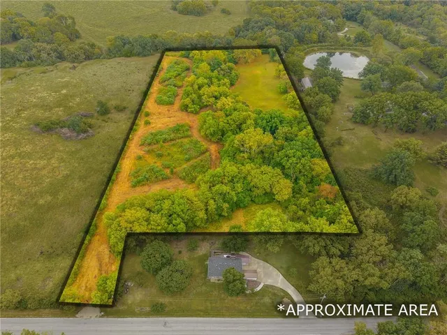 $250,000 | 8815 Nebo Hills Road, Liberty, MO 64068