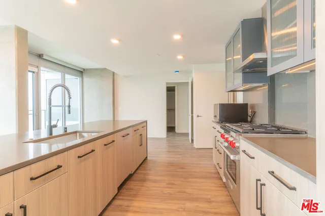 $11,500 | 601 11th, Unit PH 3304, San Diego, CA 92101