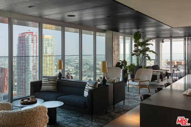 $11,500 | 601 11th, Unit PH 3304, San Diego, CA 92101