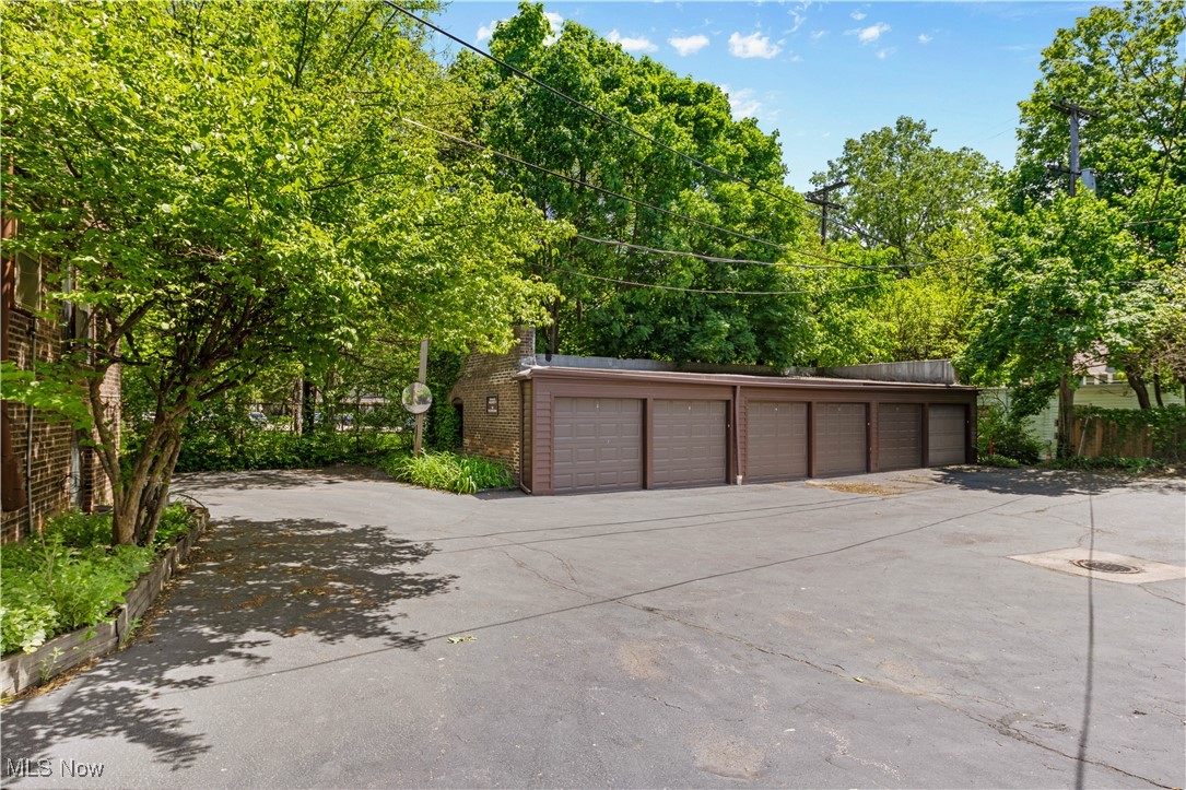 2472 Overlook Road, Unit 11 Cleveland, OH 44106 - Photo 33 of 35
