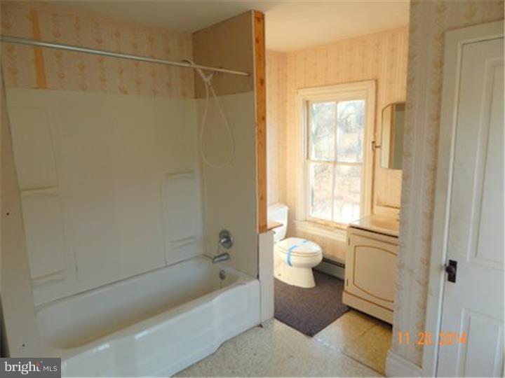 224 Steely Road Reading, PA 19608 - Photo 13 of 14 Bathroom