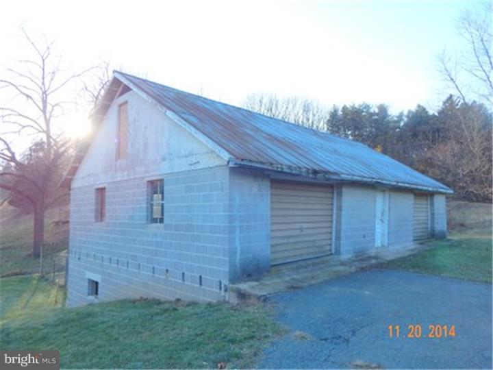 224 Steely Road Reading, PA 19608 - Photo 5 of 14 Garage