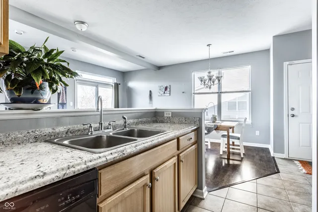 $189,900 | 6220 Bishops Pond Lane, Indianapolis, IN 46268