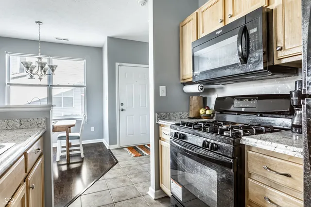 $189,900 | 6220 Bishops Pond Lane, Indianapolis, IN 46268