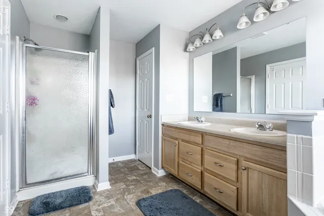 $189,900 | 6220 Bishops Pond Lane, Indianapolis, IN 46268