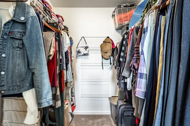 $189,900 | 6220 Bishops Pond Lane, Indianapolis, IN 46268