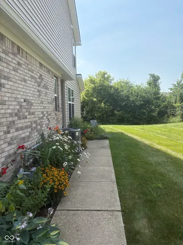 $189,900 | 6220 Bishops Pond Lane, Indianapolis, IN 46268