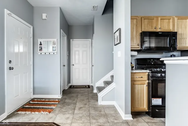 $189,900 | 6220 Bishops Pond Lane, Indianapolis, IN 46268