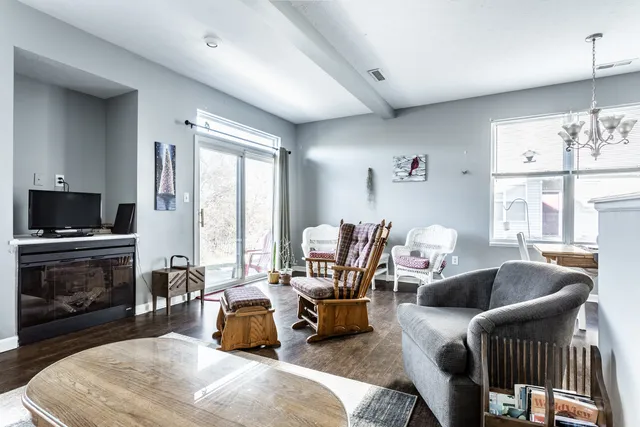 $189,900 | 6220 Bishops Pond Lane, Indianapolis, IN 46268