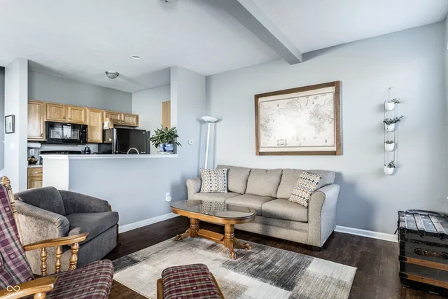 $189,900 | 6220 Bishops Pond Lane, Indianapolis, IN 46268